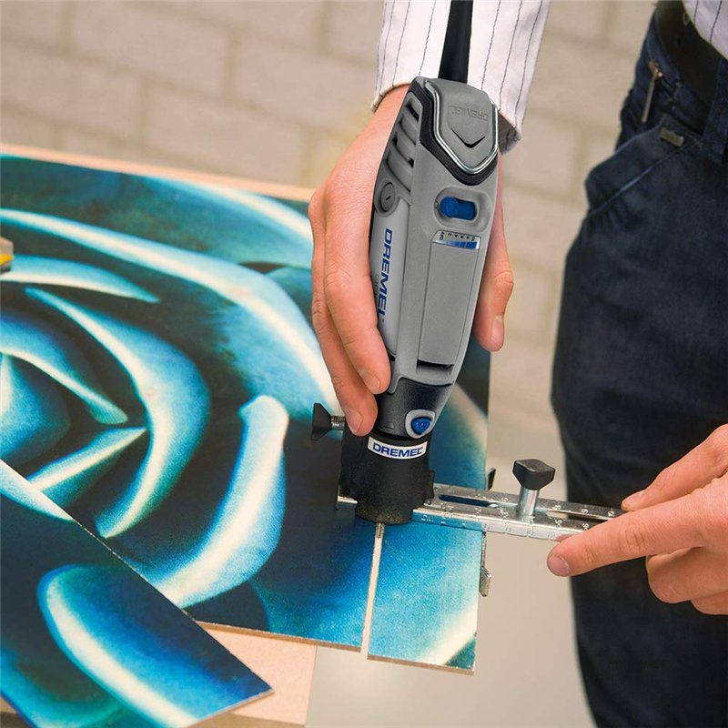 Image secondaire de Cutter circulaire et guide de bord droit Dremel 678-01