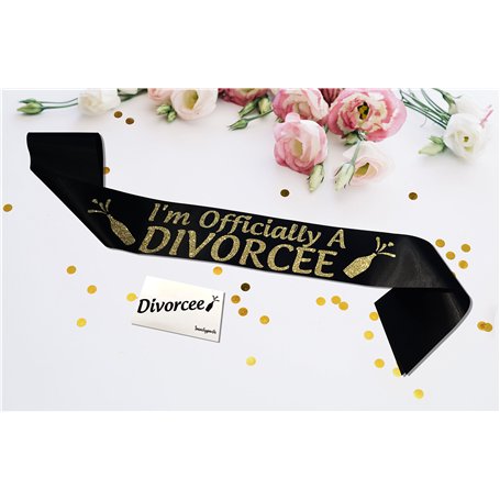 SMARTYPANTS Personalised I'm Officially A Divorcee Sash Divorcee Divorce Satin Banner Party Night Out - Black And Gold Glitter