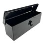 Boîte à outils 300x90 H 95 mm noir brillant avec porte-cadenas en tôle pliée, soudée et robuste pour tracteurs
