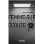 Femme sur écoute