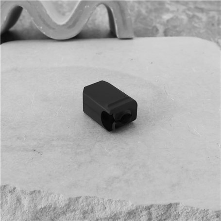 Coffret de 4 sticks de soin, baume à lèvres pour des lèvres souples et délicates dans un coffret rond au fini UV métallisé notra