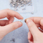 200pcs (100 paires) Boucles d'oreilles Clous en Acier Inoxydable Boucle d'oreille Flat Pad (2 Tailles) avec 200 Pièces Dos de Bo