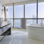 Relaxdays, argent Porte chrome 3 barres, salle de bain, support serviettes, socle demi rond, 83x40x18 cm, fer, 83 x 40 x 18 cm