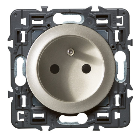 Prise Électrique Murale Céliane Legrand - Modèle Affleurant 2P+T en Titane