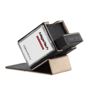 Mage Tech Adventurer Champion - Pack de 60 Cartes avec Boîte à Dés et Compteur de Vie