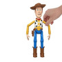 Mattel Disney · Pixar Toy Story 5 Figurine articulée Woody Course Effrénée de 30 cm avec Plus de 50 répliques et Effets sonores