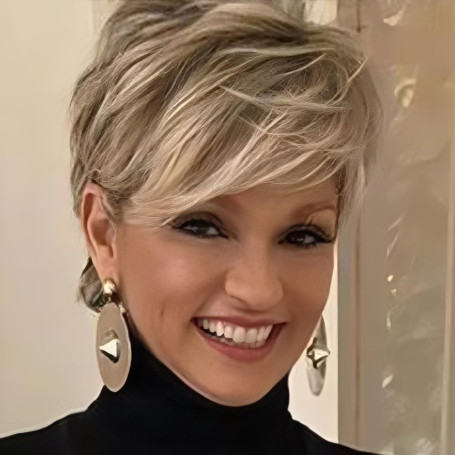 Creamily Perruques blondes courtes pour femme, coupe Pixie avec frange, cheveux synthétiques naturels lisses, perruque courte po